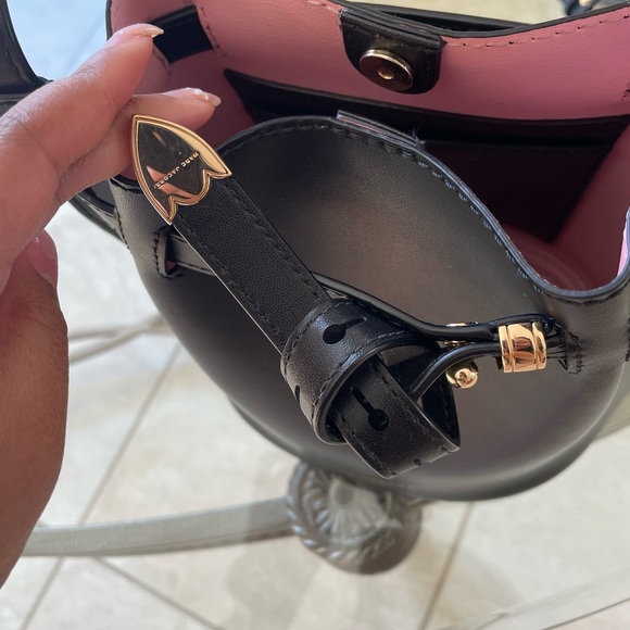 Marc Jacobs black and gold crossbody bag. Like new ! Cross posted! - Picture 4 of 5